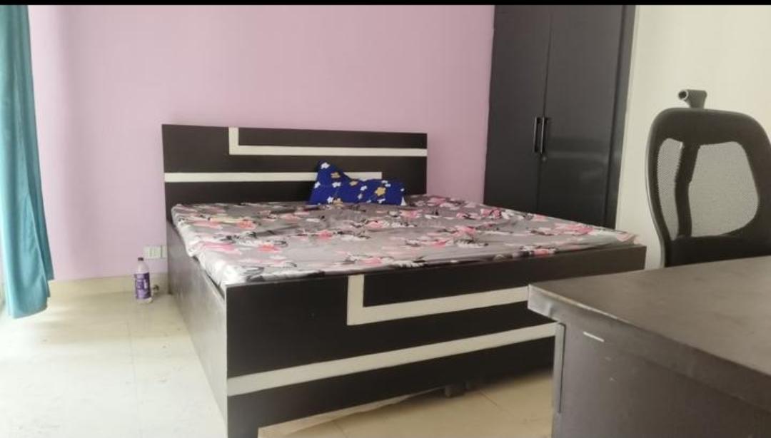 1 RK Apartment in Paras tierea sector- 137,noida up