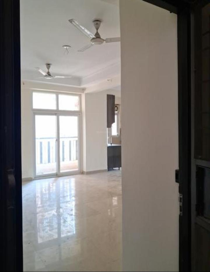 3 BHK Apartment in Amrapali princely estate sector-76, Noida up - View 2