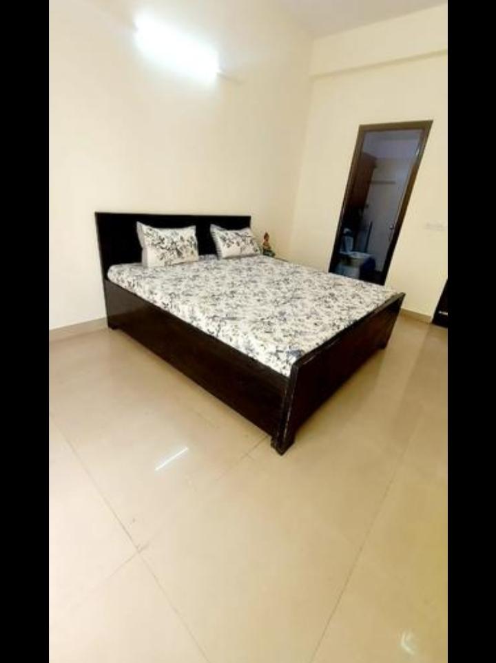 3 BHK Apartment in Mahagun moderne sector-78, Noida up - View 2
