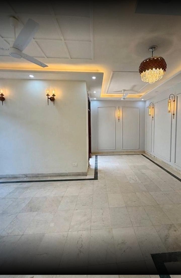 3 BHK Apartment in Suncity dlf phase 5 sector-54 gurgaon