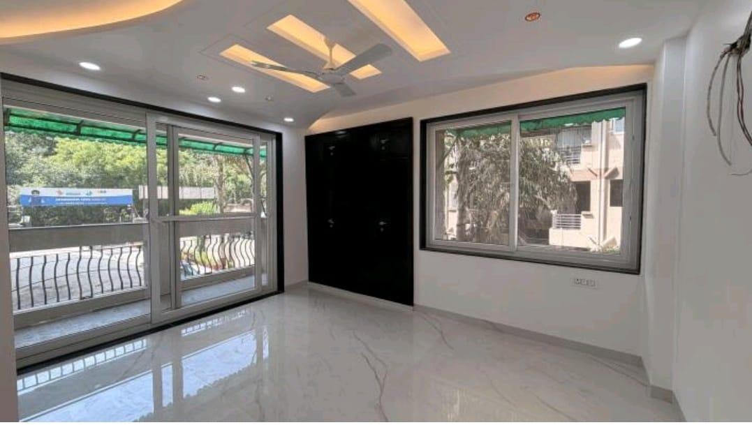 4 BHK Apartment in Shubh laxmi apartment sector 6 dwarka delhi 