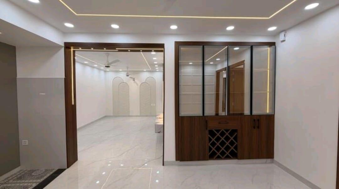 4 BHK Apartment in Shubh laxmi apartment sector 6 dwarka delhi  - View 2