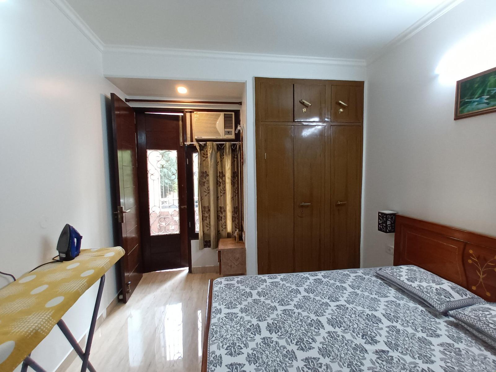4 BHK Apartment in Chandak Vansham Vile Parle West, Mumbai photo 6