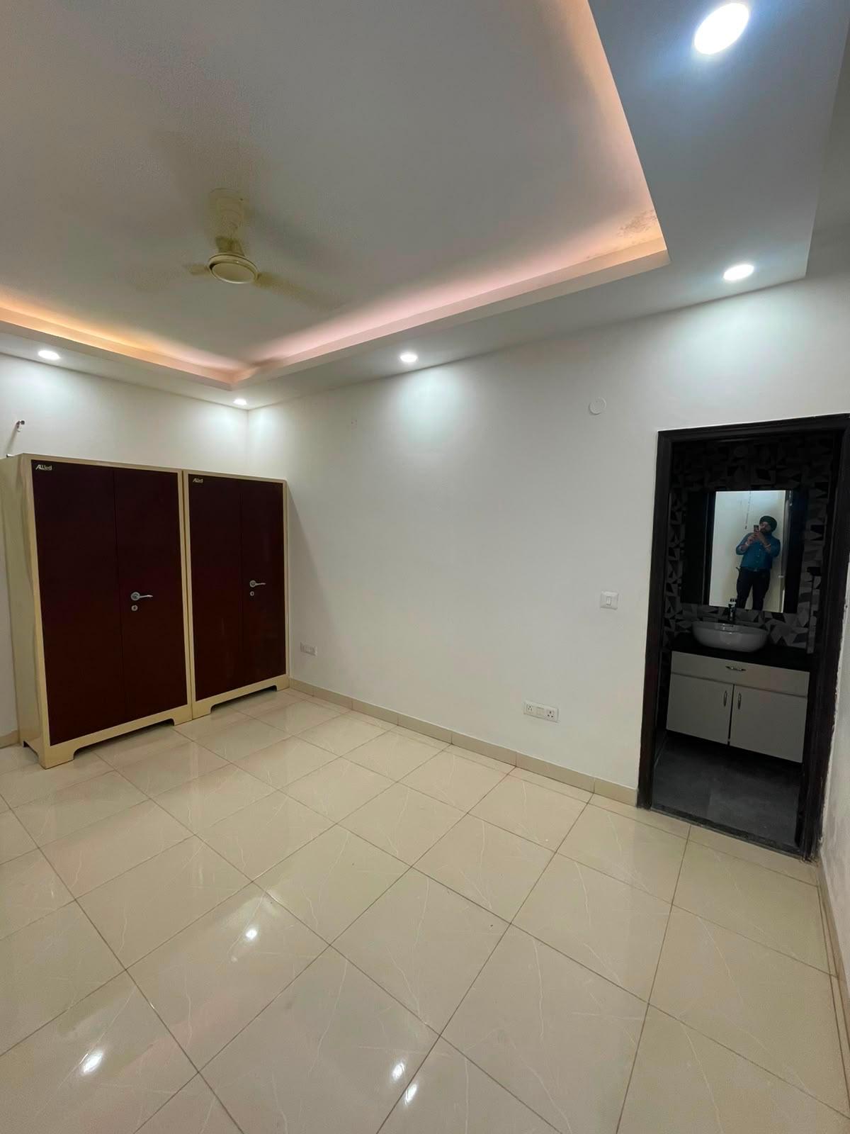 4 BHK Apartment in Ruparel Jewel  Parel, Mumbai photo 7