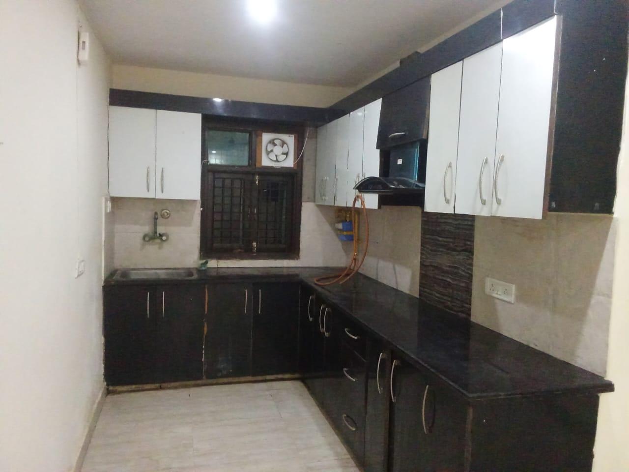4 BHK Apartment in Param puneet apartment sector 6 dwarka delhi 