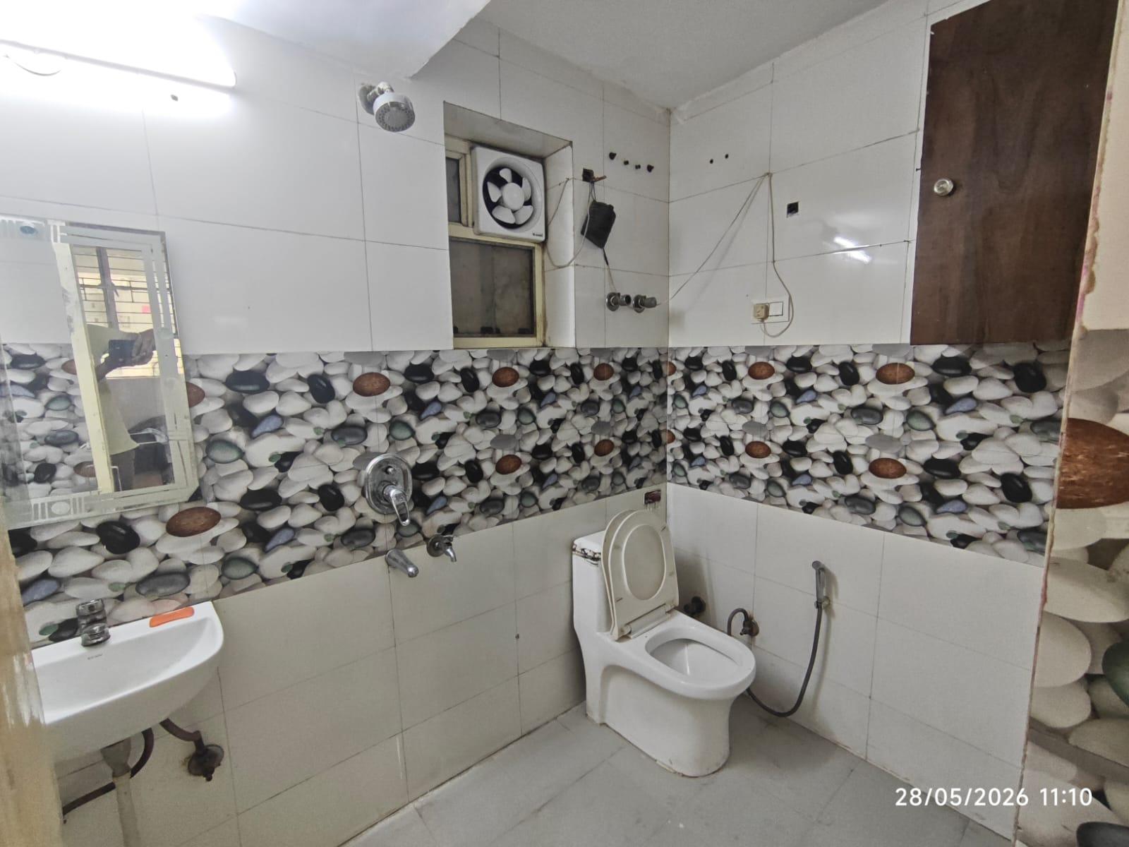 2 BHK Apartment in Roswalt Raya  Chembur, Mumbai photo 6