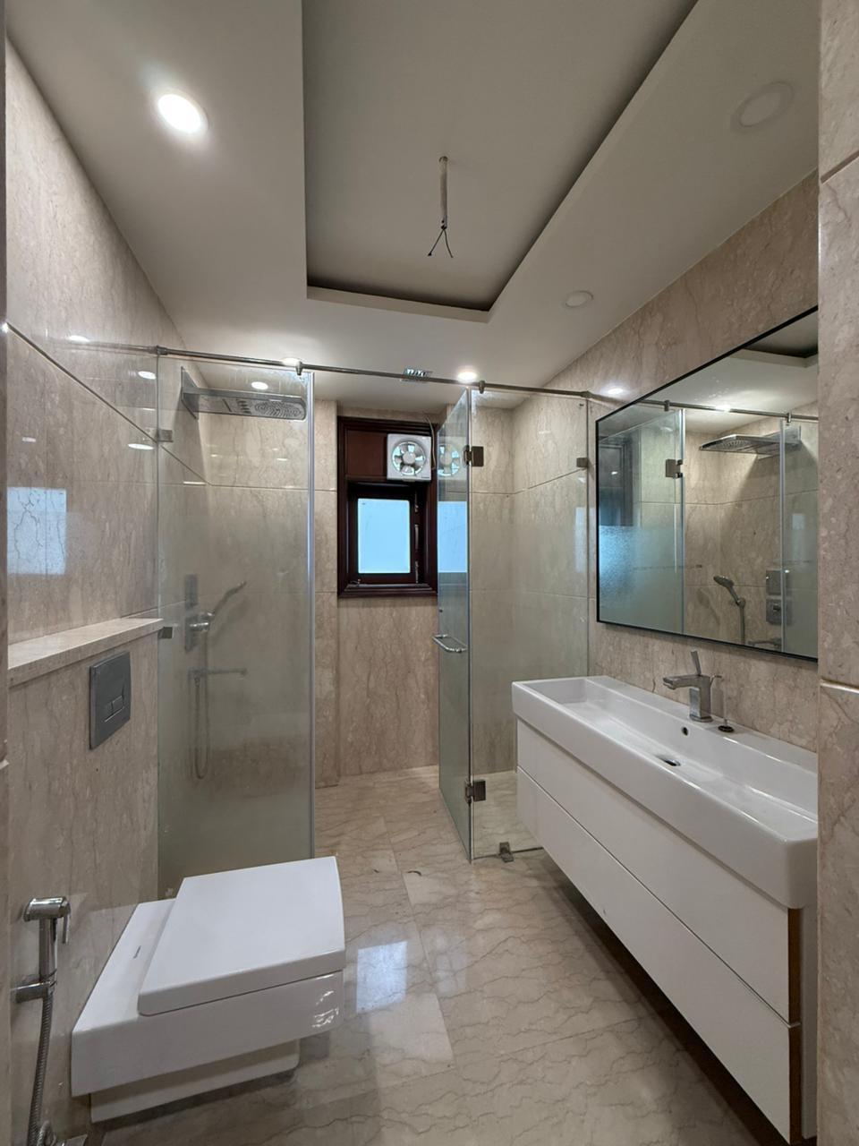 5 BHK Apartment in Rustomjee Ocean Vista  Andheri West, Mumbai photo 9