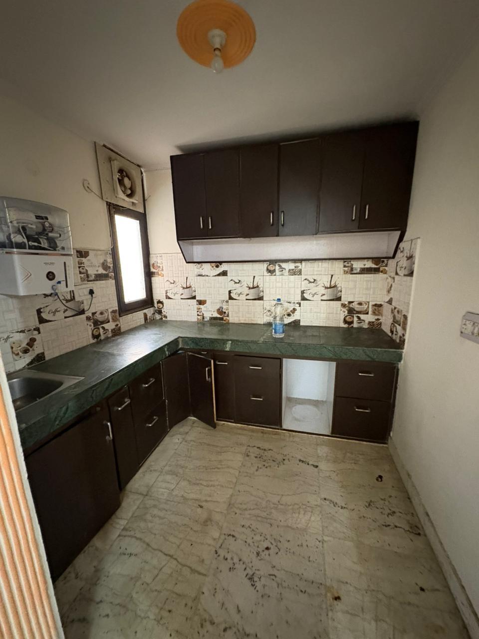2 BHK Apartment in Sunbeam Heights Andheri West, Mumbai photo 4