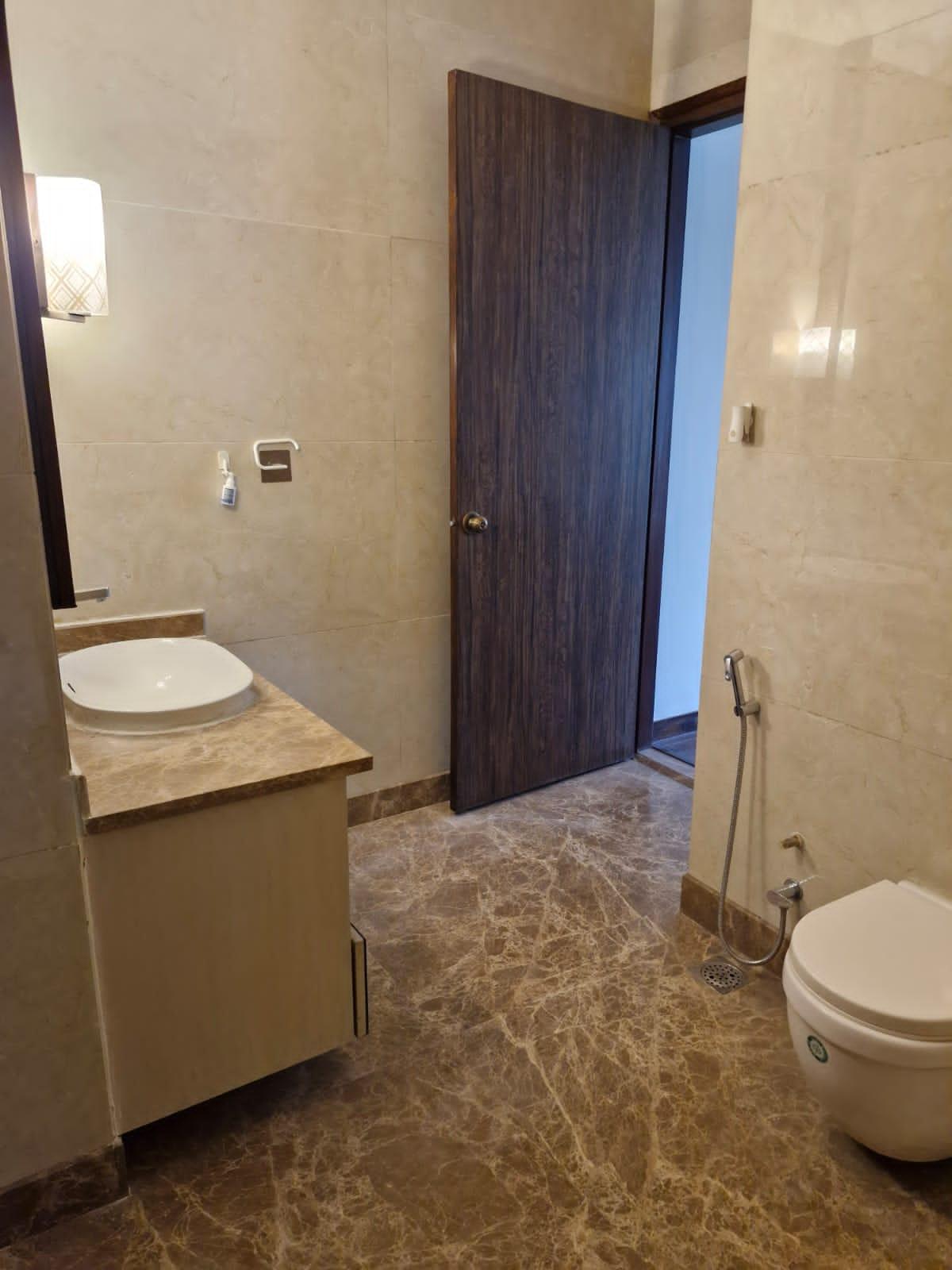 5 BHK Apartment in Kalpataru Magnus  Bandra East, Mumbai photo 4
