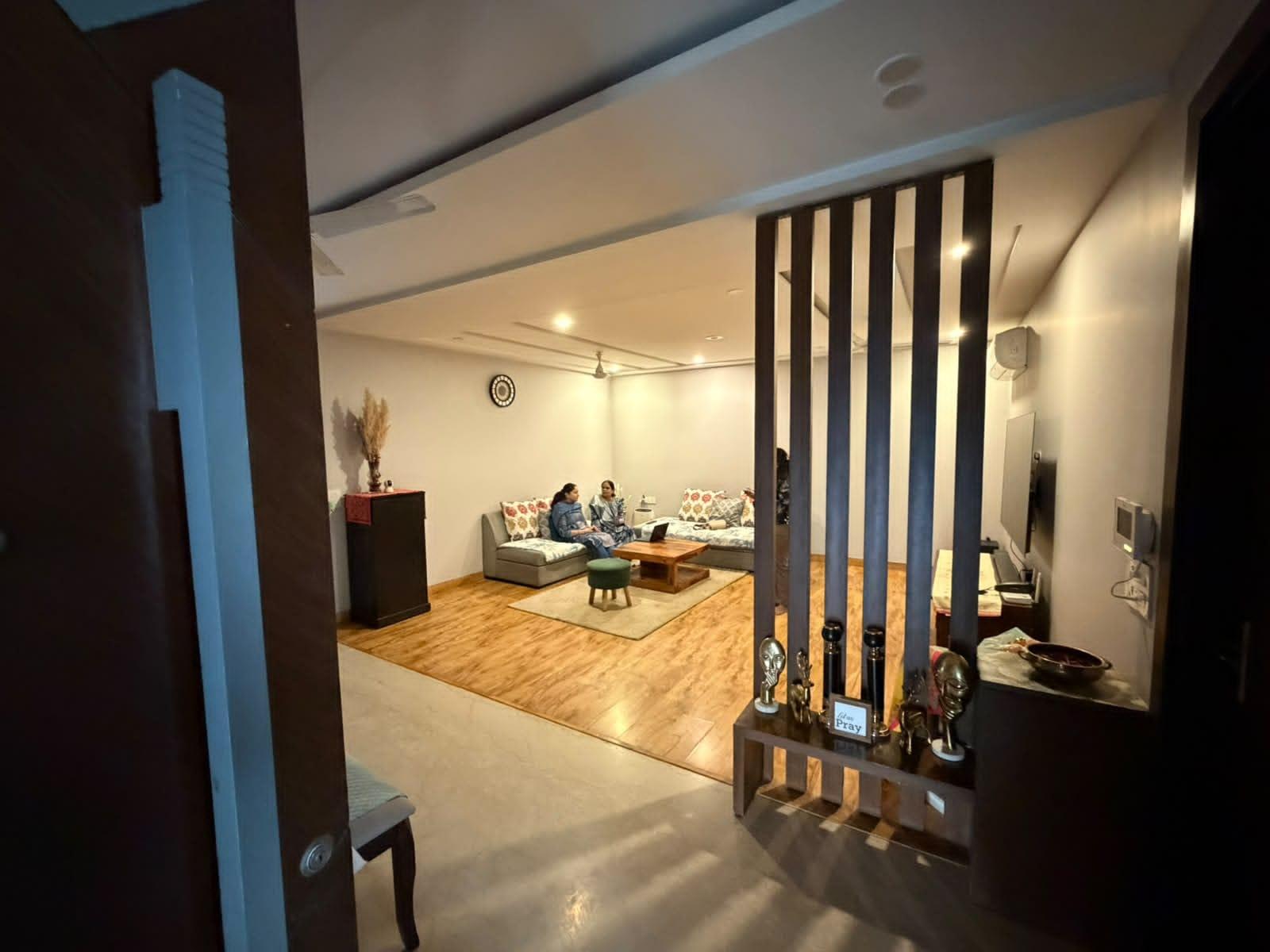 5 BHK Apartment in Kalpataru Magnus  Bandra East, Mumbai photo 6