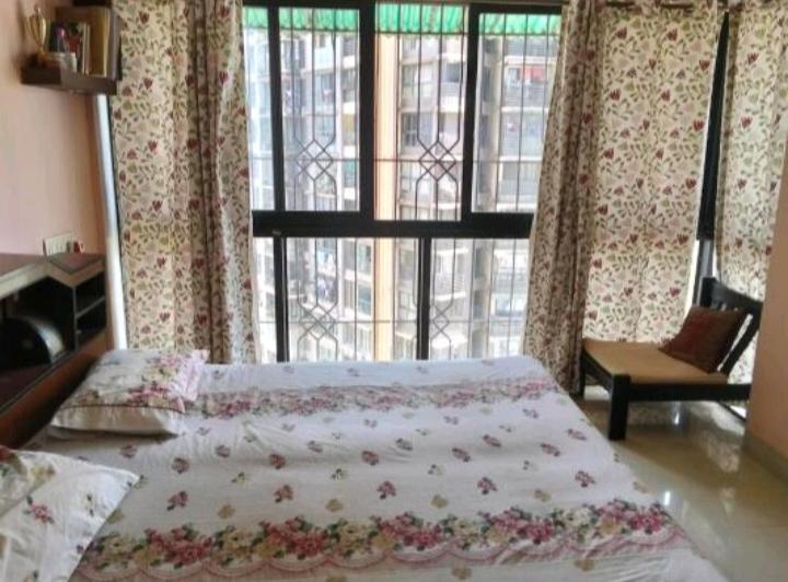 2 BHK Apartment in Spring grove Tower lokhandwala Kandivali East Mumbai  photo 1