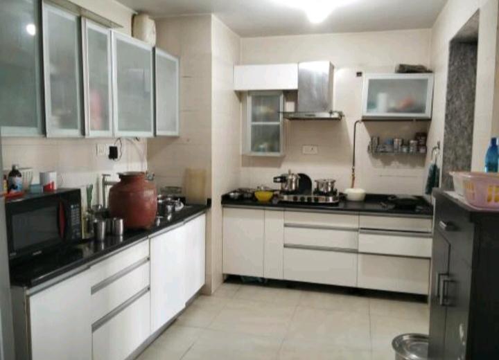 2 BHK Apartment in Spring grove Tower lokhandwala Kandivali East Mumbai  photo 2