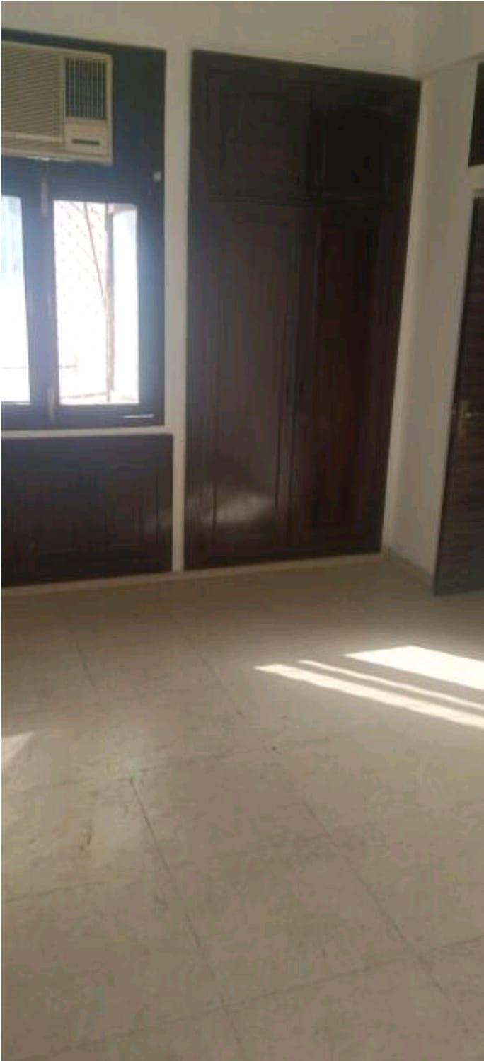 5 BHK Apartment in Sanchar vihar apartment sector 4 dwarka delhi