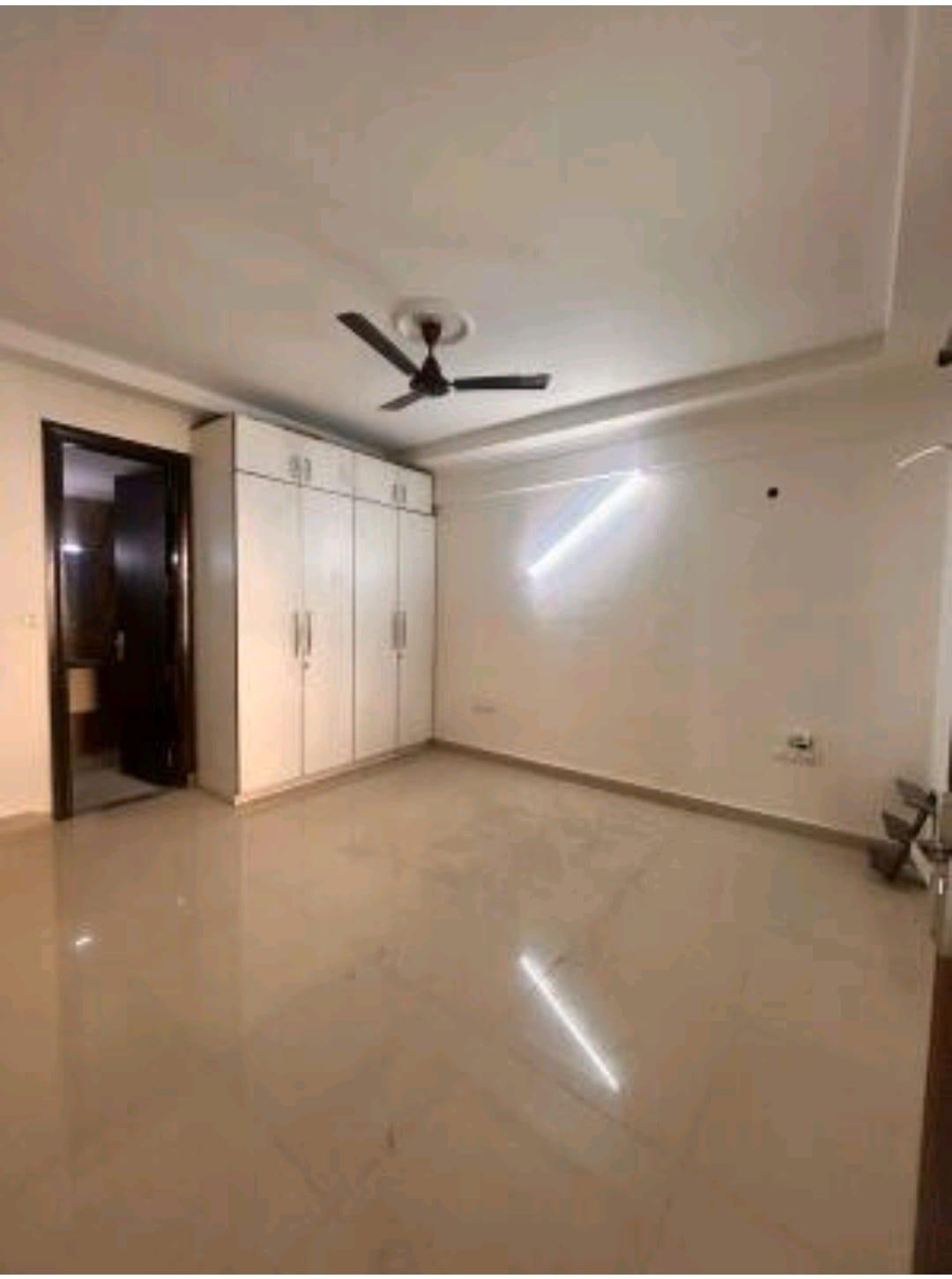 3 BHK Apartment in Ispatika apartment sector 4 dwarka delhi - View 2