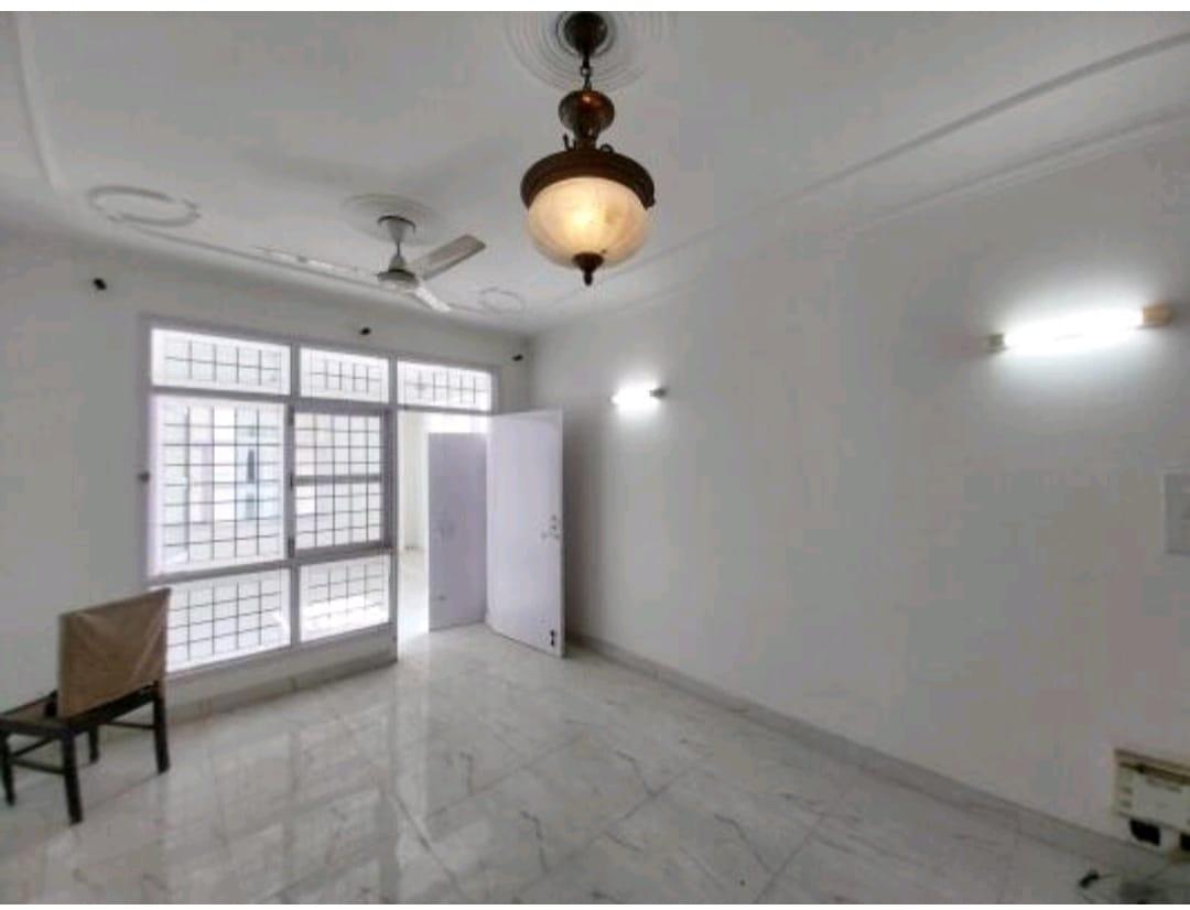 4 BHK Apartment in Meerabai apartment sector 5 dwarka delhi