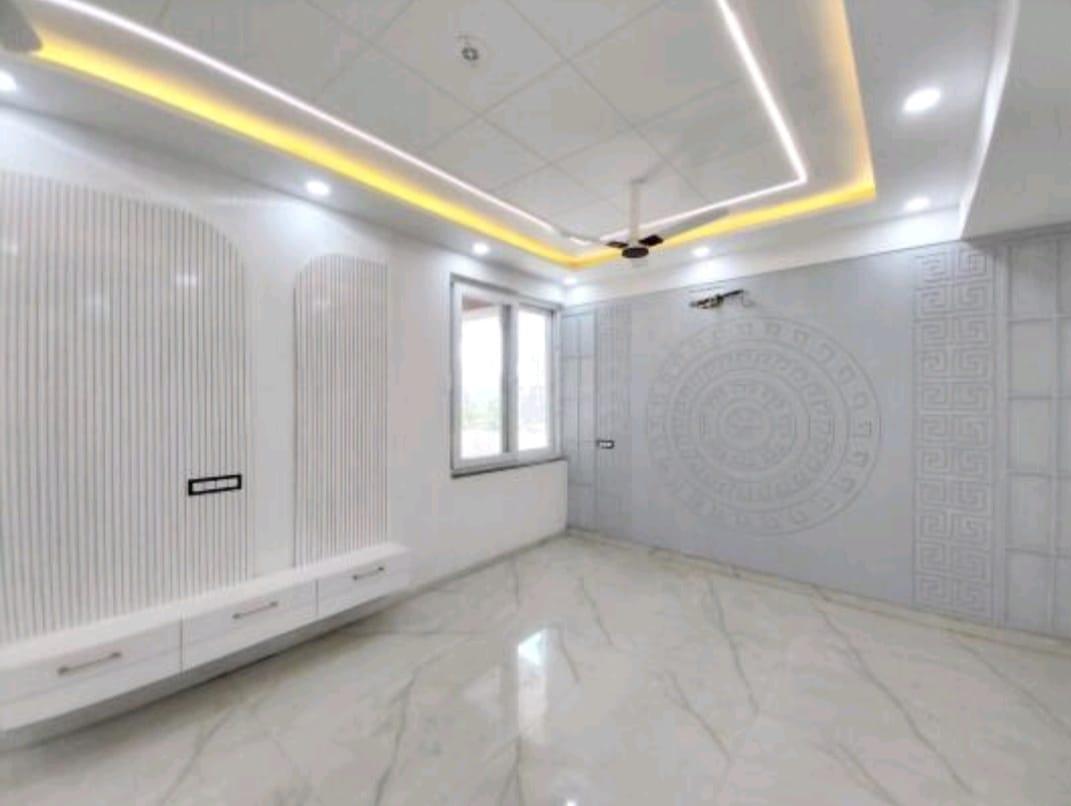 4 BHK Apartment in Antriksh management apartment sector 5 dwarka delhi