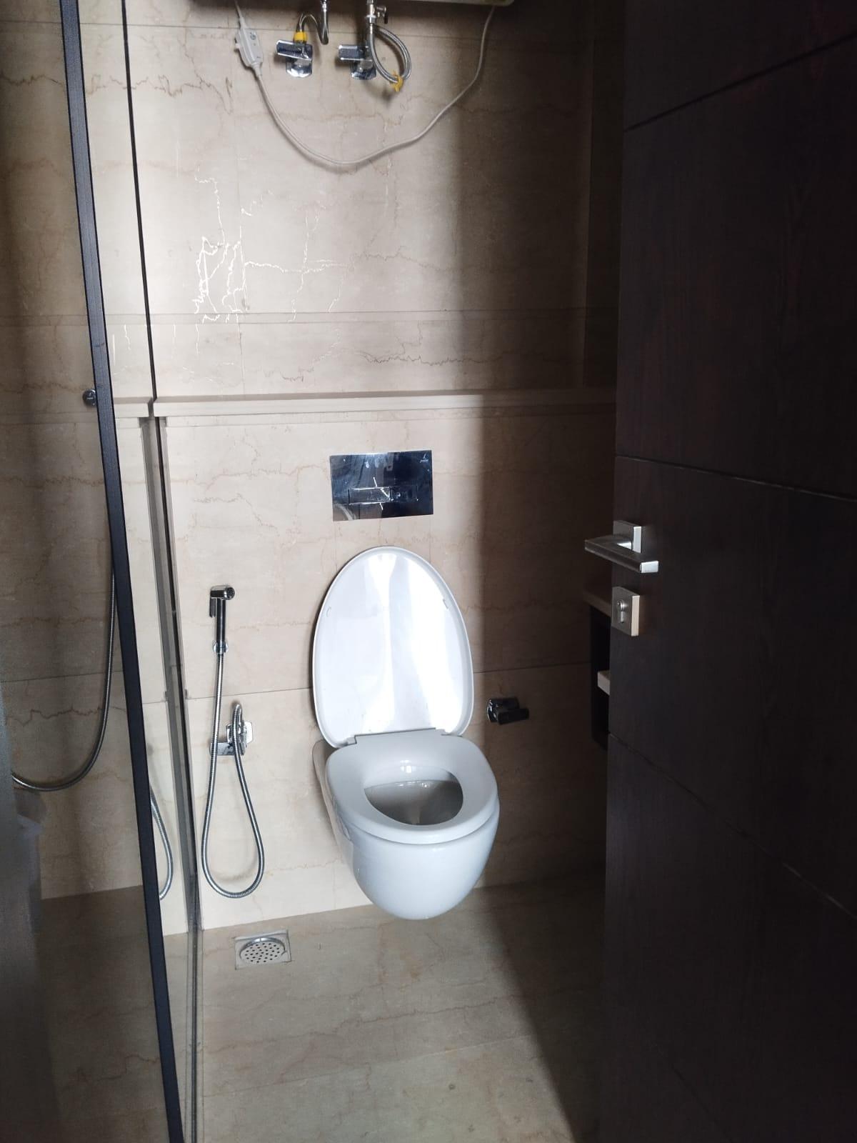 5 BHK Apartment in Bhoomi Simana parel, Mumbai photo 8
