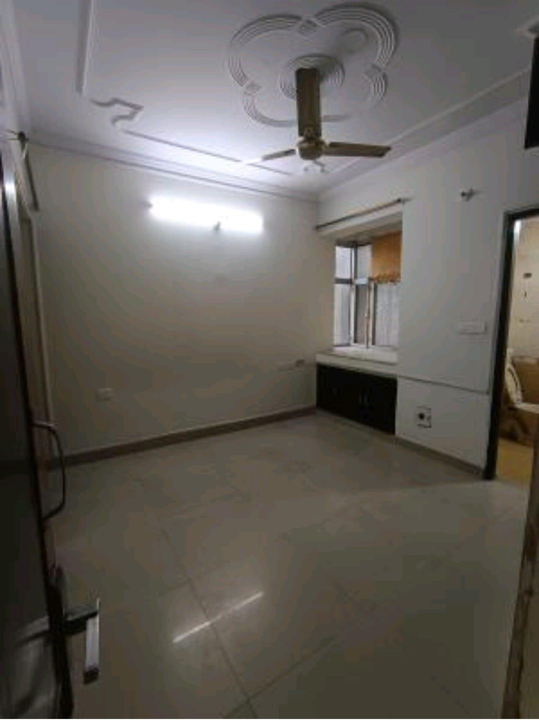 3 BHK Apartment in Shivlok apartment sector 6 dwarka delhi - View 2