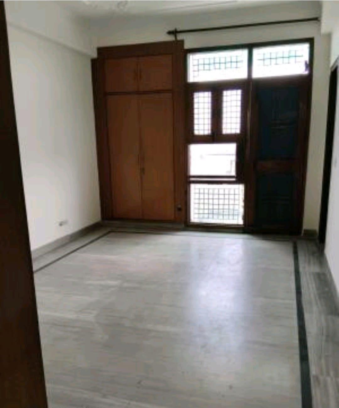 4 BHK Apartment in Diamond square apartment sector 6 dwarka delhi