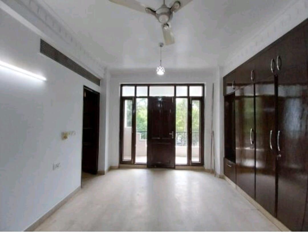4 BHK Apartment in Shubh laxmi apartment sector 6 dwarka delhi