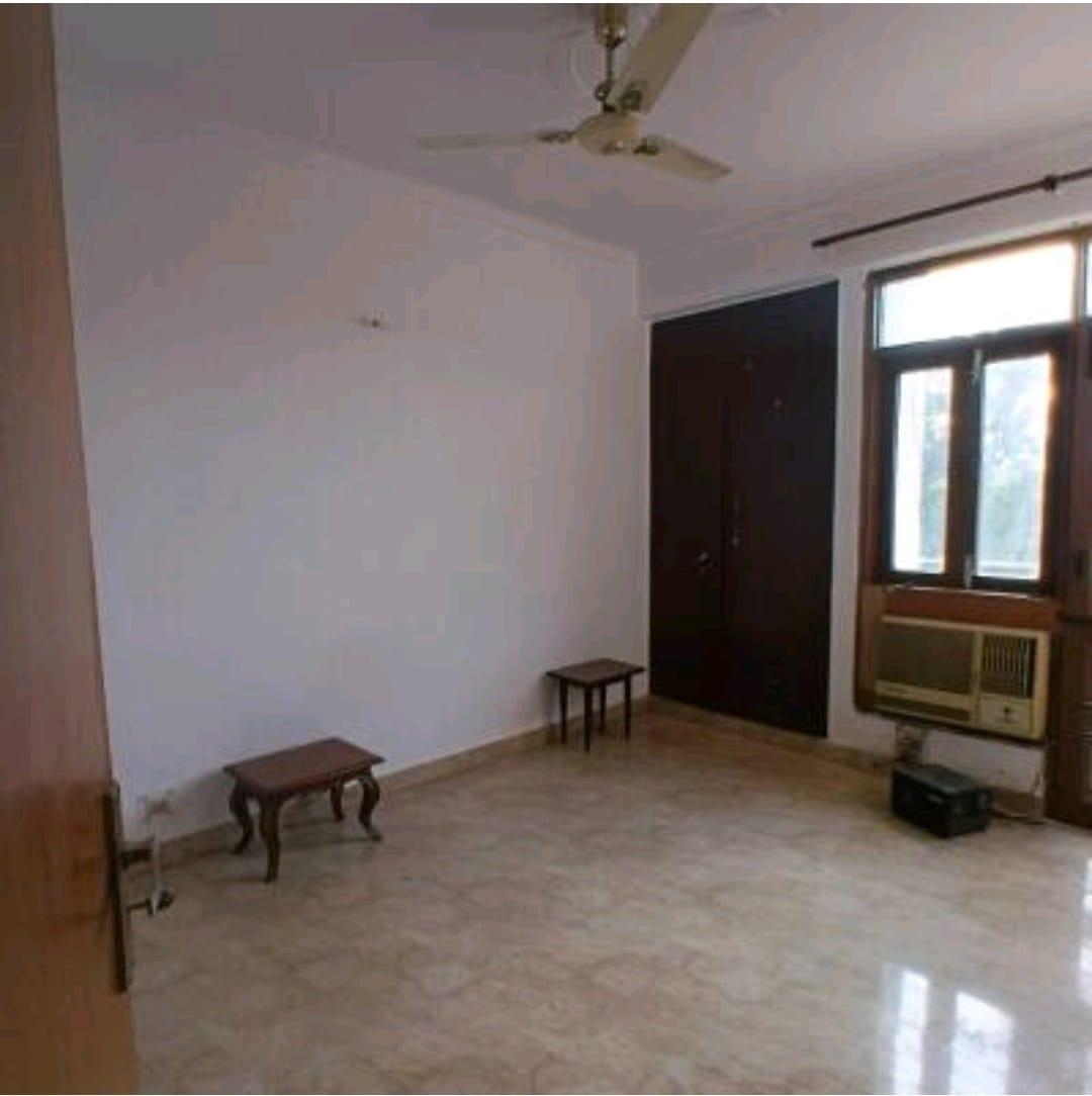 4 BHK Apartment in Som apartment sector 6 dwarka delhi - View 2