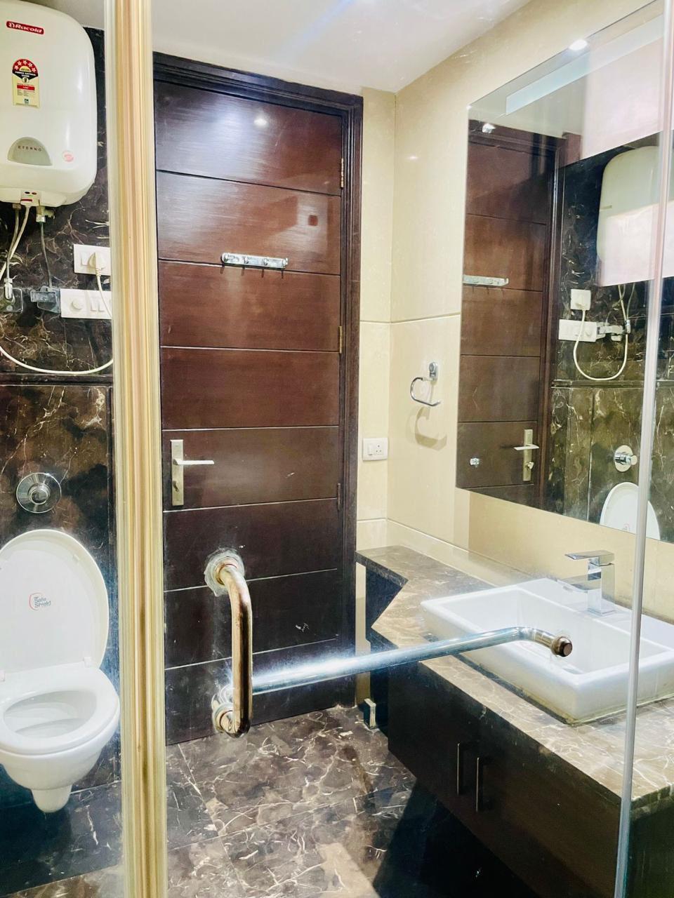 1 BHK Apartment in Godrej Bliss Kandivali East, Mumbai photo 5