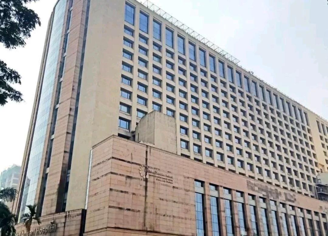 4 BHK Apartment in Navkar Palace Andheri West, Mumbai photo 1