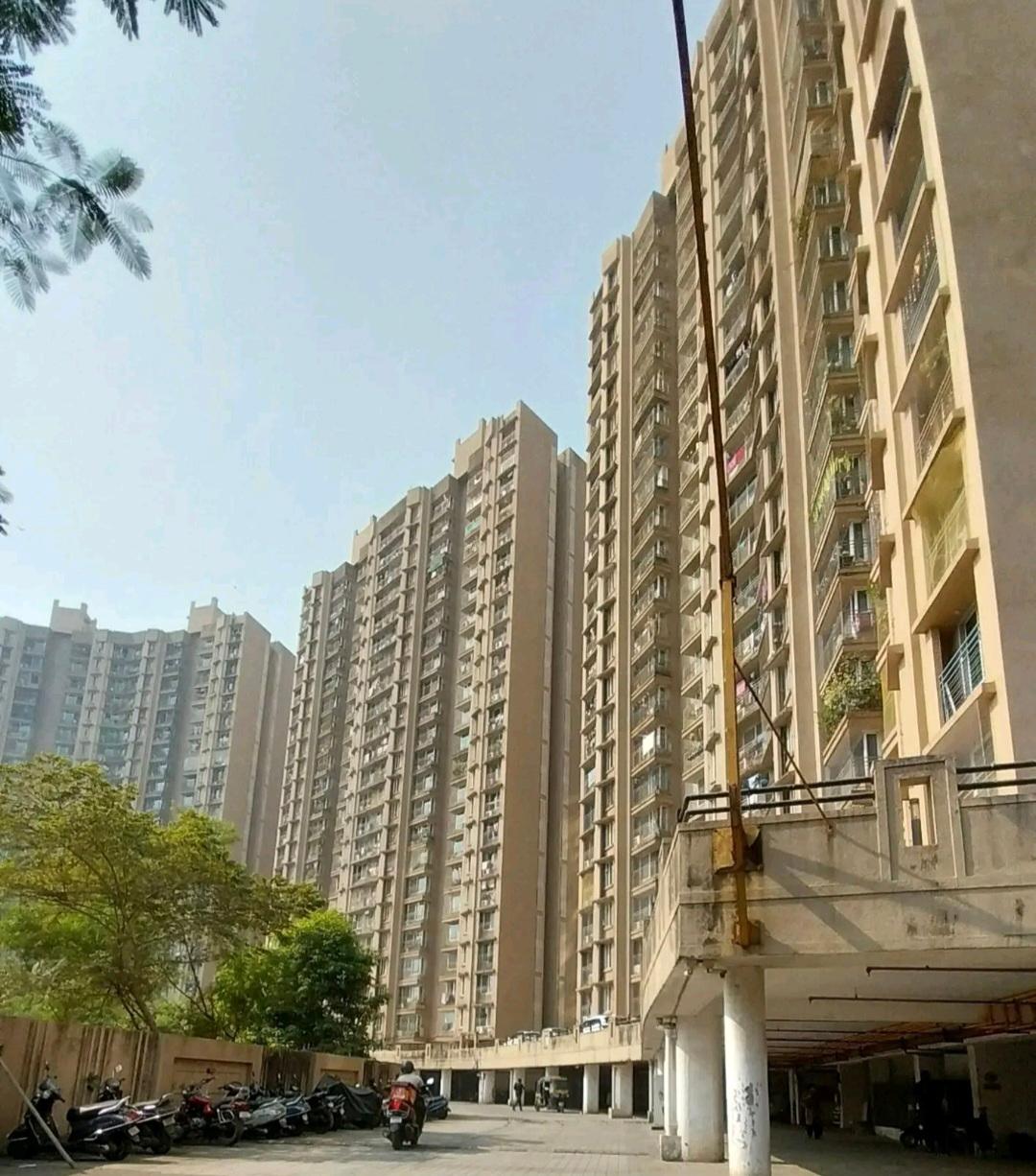 2 BHK Independent Floor in Gurukrupa Marina Enclave Malad West, Mumbai photo 1