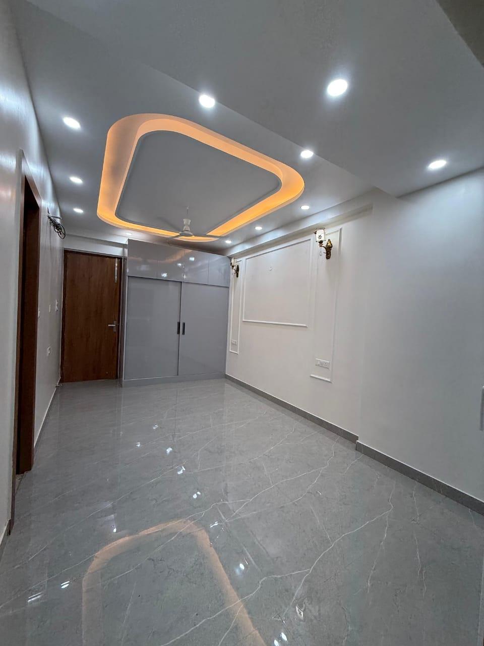 2 BHK Apartment in Metro Saraswati Square Mulund West, Mumbai photo 3